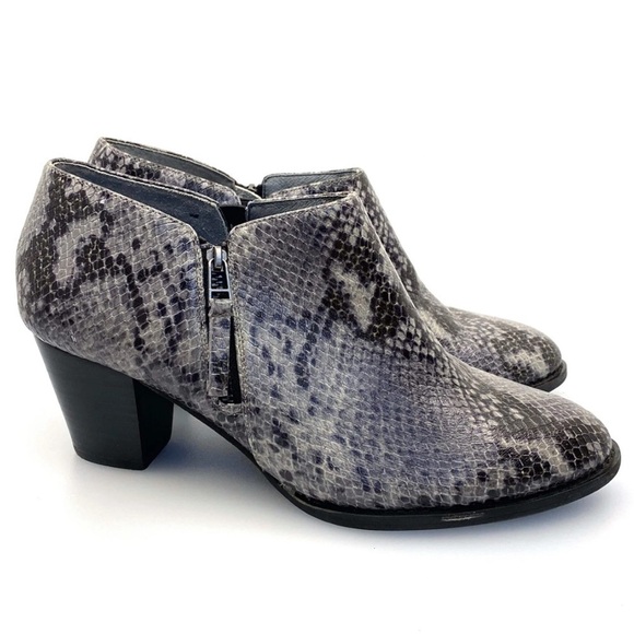 Vionic Taber Snakeskin Print Leather Booties Zip Details Size 6.5 Women’s - Picture 1 of 9